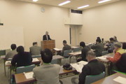 安冨館長の講演の様子です。