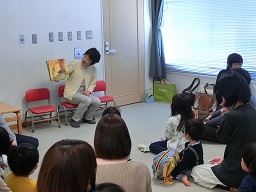 えほんのじかんのおはなし会スペシャルの様子
