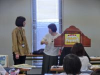 演じ方の指導を受ける受講者1