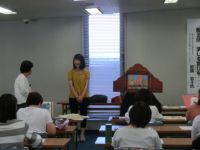 演じ方の指導を受ける受講者2